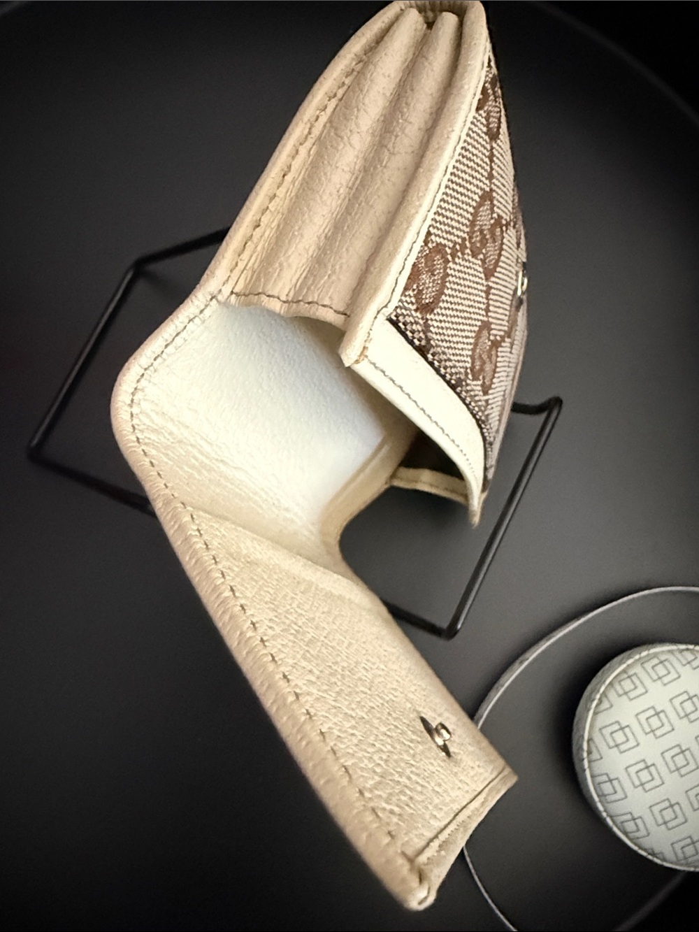 Gucci Beige and Brown GG Canvas Compact Wallet - Picture 6 of 15